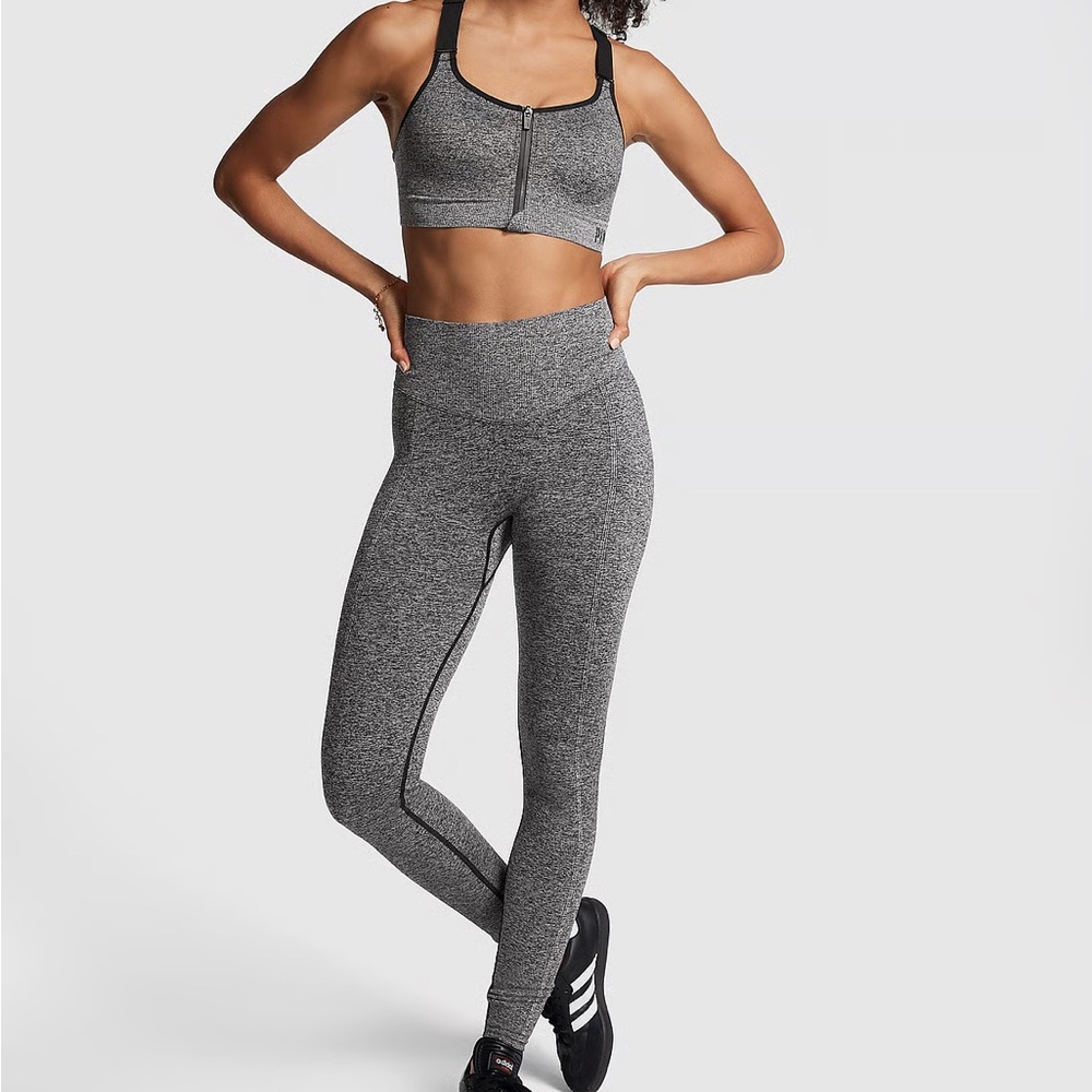 PINK Victoria's Secret Sports Bra
